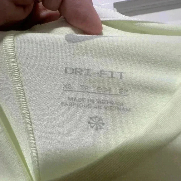 Nike Training One Luxe twist front short sleeve crop top in yellow size XS - Picture 6 of 6